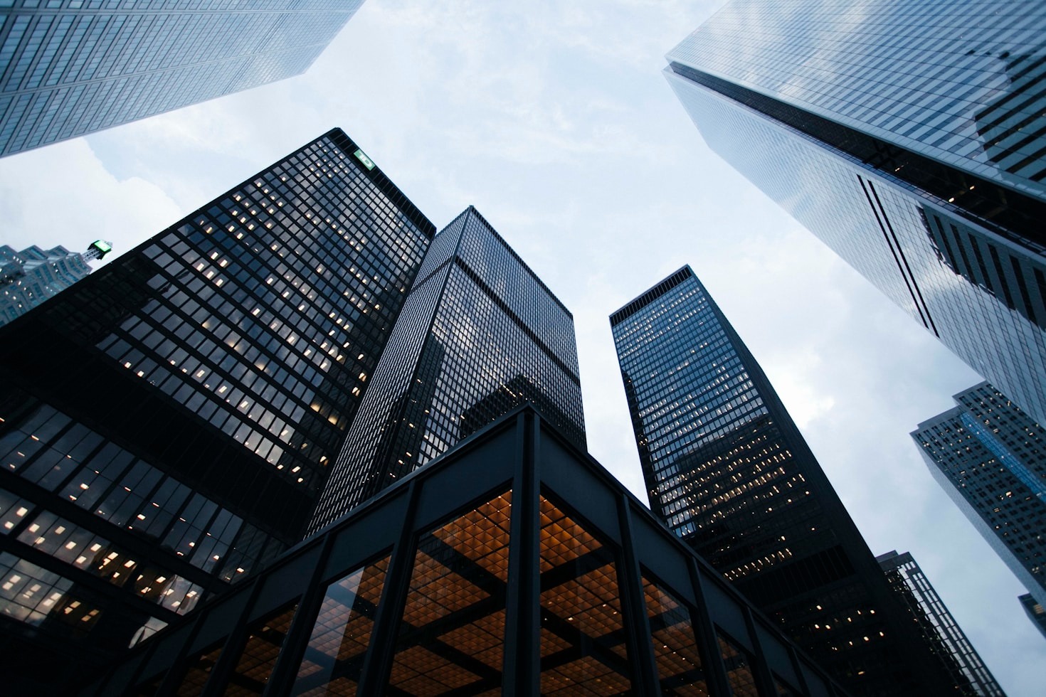 Os elementos essenciais de um site empresarial